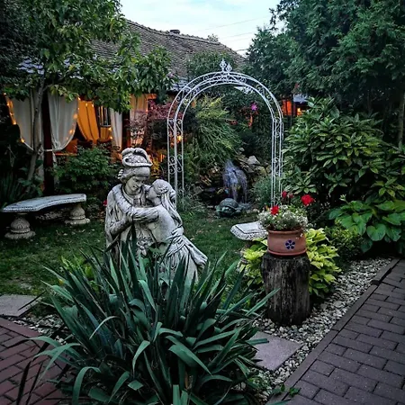 بيت ضيافة Hotel-pensiunea Zefir 4*