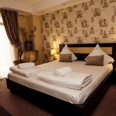 بيت ضيافة Hotel-pensiunea Zefir 4*